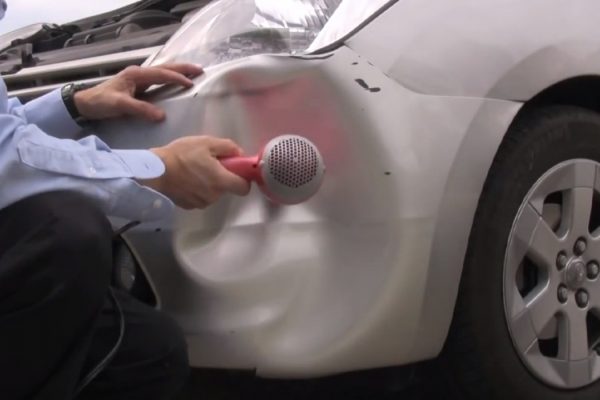 Dùng máy sấy tóc