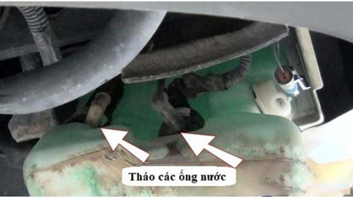 Hướng dẫn thay thế mô tơ bơm nước rửa kính ở ô tô 8