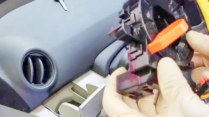 Các bước thay mới túi khí khá đơn giản